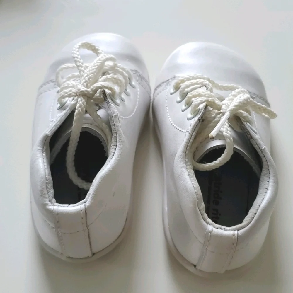 Stride Rite Elliot White baby bootie unisex